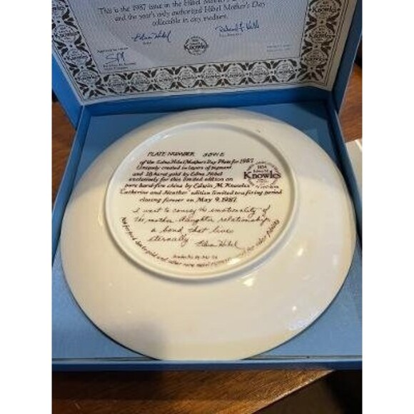 Vintage Mother's Day Plate 1987 Catherine & Heather in factory box. LE - Picture 4 of 9